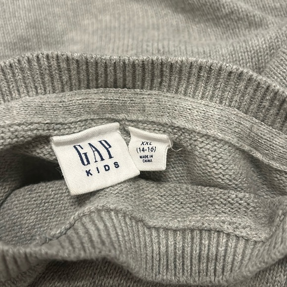 Gap Kids Sweater w/beautiful details, pink heart, striped wrists XXL. Nvr worn - Picture 4 of 4